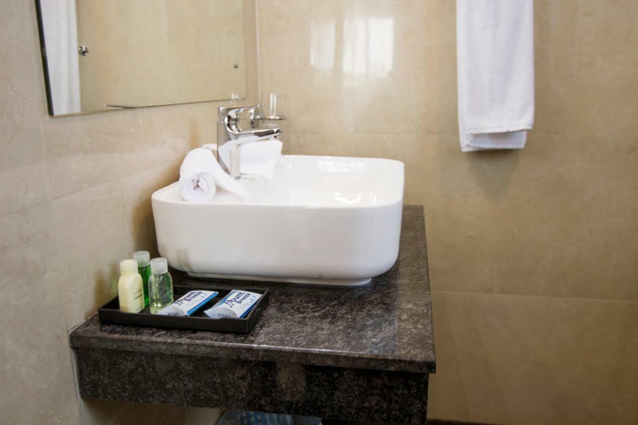 Mount Breeze Hotel Dehiwala-Mount Lavinia Ngoại thất bức ảnh